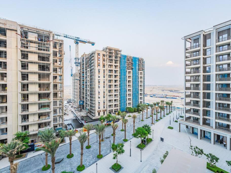 Creek Beachfront Heaven: 1Br Luxe Harbor Flat Apartment Dubai Exterior photo